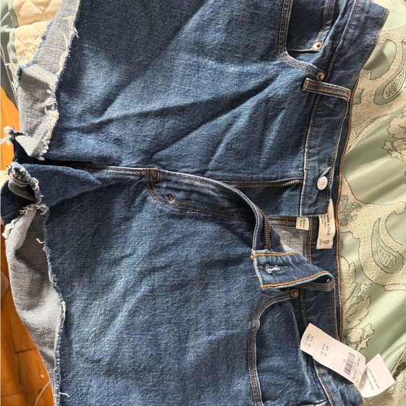 Abercrombie & Fitch High Rise Mom Shorts NWT - Picture 2 of 6